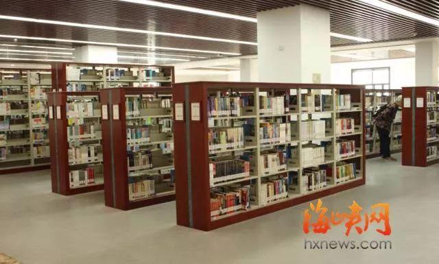 福州最牛图书馆首日体验来了！看电影 玩VR 看最美江景！办卡 借书 还书 存包 真实内景一网打尽！