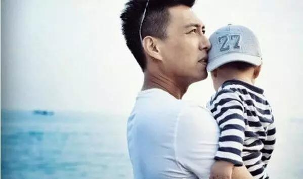 王凯吻戏多到要赶超胡歌了，靳东、祖峰、杨烁组团花式“撩妹”