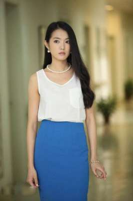 申珉熙(申珉熙不仅有窈窕的身材，文静淡雅的气质也十分惹人喜爱)