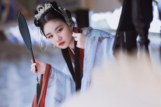 小说：开局收只灵魂当师妹，师妹以为我喜欢她，想着怎么拒绝我