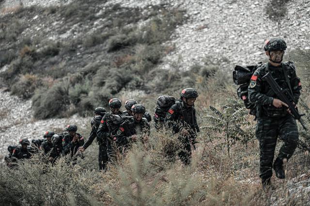 超燃!武警特战队员们的极限训练,果然威武霸气