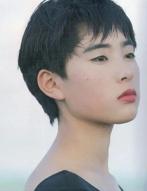 低调实力派女演员深津绘里:素面朝天亦难掩灵秀之气