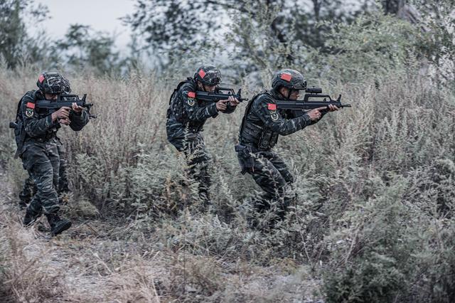 超燃!武警特战队员们的极限训练,果然威武霸气