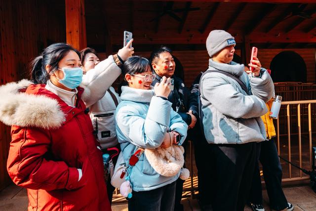 烟花与戏剧交织 只有河南·戏剧幻城成春节文化新地标