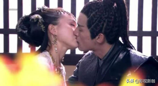 明星吻戏怎么拍的？花絮胜过正剧，唐嫣笑晕、闫妮一脸嫌弃