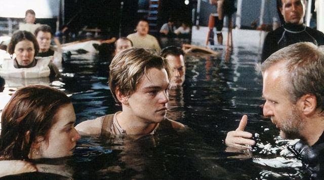 《泰坦尼克号》惨遭删减