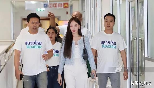 女模特私密视频意外泄露遭疯狂传播本人崩溃痛哭,恳求不要观看!