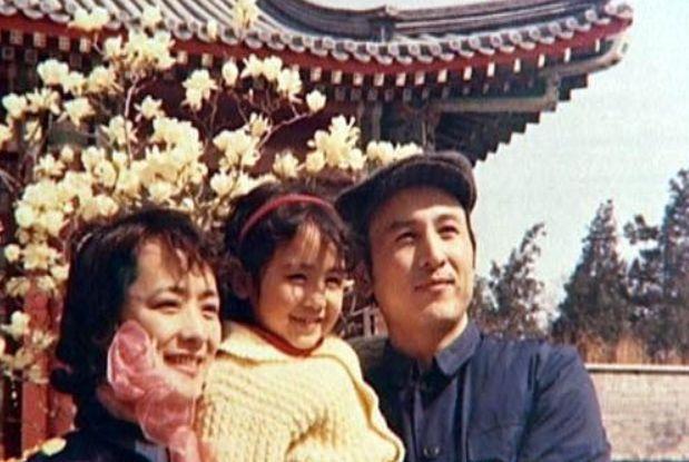 传奇歌唱家王洁实：感恩谢莉斯，与平凡女工妻子相爱一生