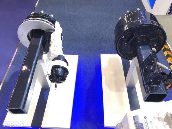 单轴只有460公斤，可靠性还很高，BPW这款车桥真不错