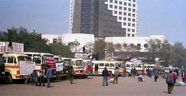 1997年白宝山被判死刑,情妇谢宗芬获刑12年,出狱后选择再赴新疆