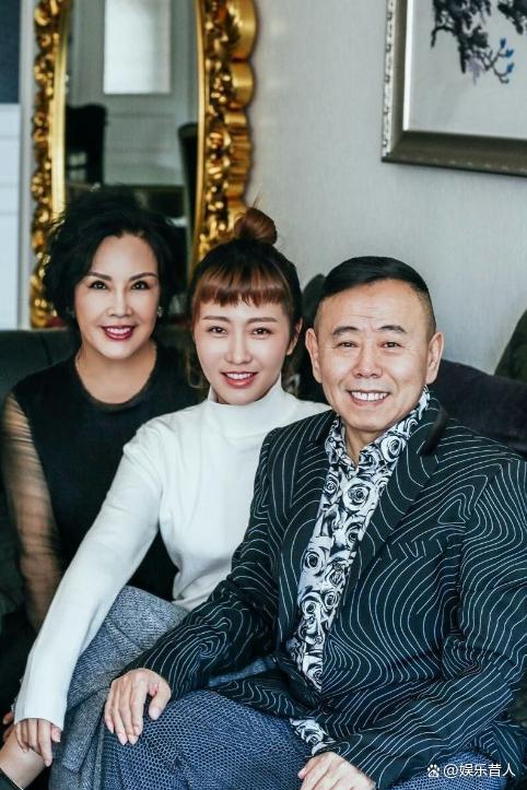 曾与潘长江合作，比赵本山名气还大的闫淑萍，如今现状咋样了？