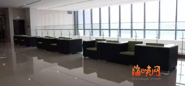 福州最牛图书馆首日体验来了！看电影 玩VR 看最美江景！办卡 借书 还书 存包 真实内景一网打尽！