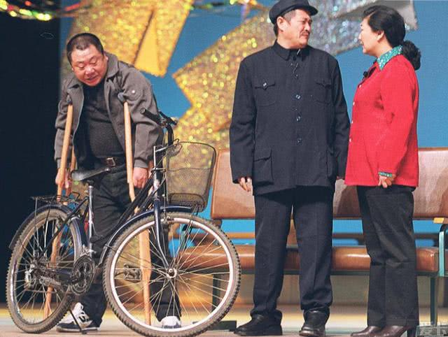 74岁何庆魁近况曝光,变化太大认不出,曾捧红赵本山独爱高秀敏