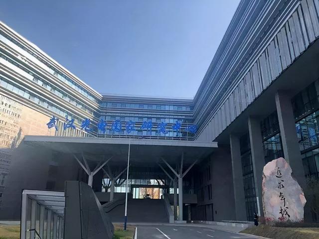 湖南女孩刚毕业就被华为选中,年薪高达156万,她究竟有何本事