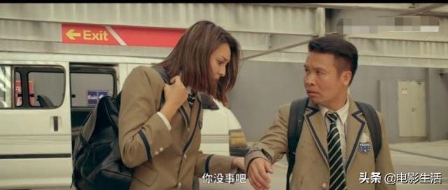 蹭周星驰热度？《新逃学威龙》卖情怀毁经典，一分都嫌高的烂片