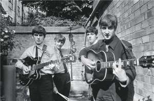 碧姬芭铎(披头士，碧姬·芭铎，艾米·怀恩豪斯……这位拍遍顶级明星的老头离开了)