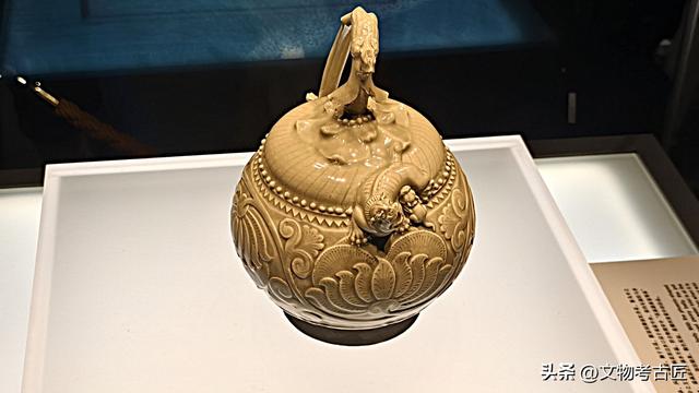 千年“魔壶”五代“青瓷提梁倒灌壶”的神奇之处