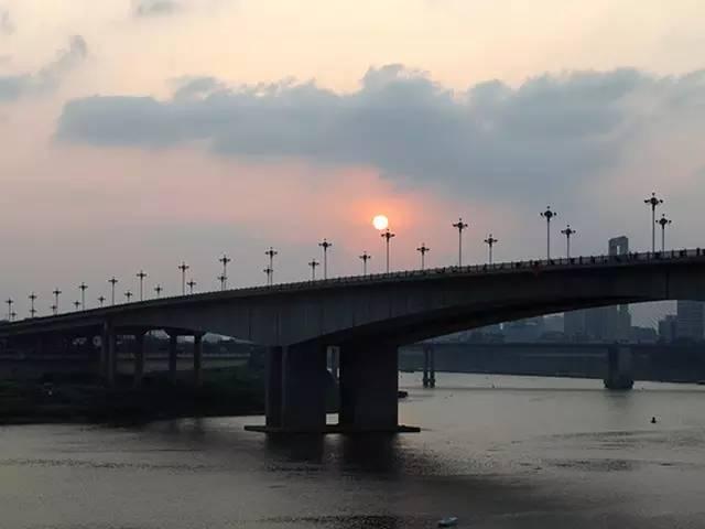 南宁良庆大桥正式通车！横跨邕江竟有这么多桥！你走了几座？