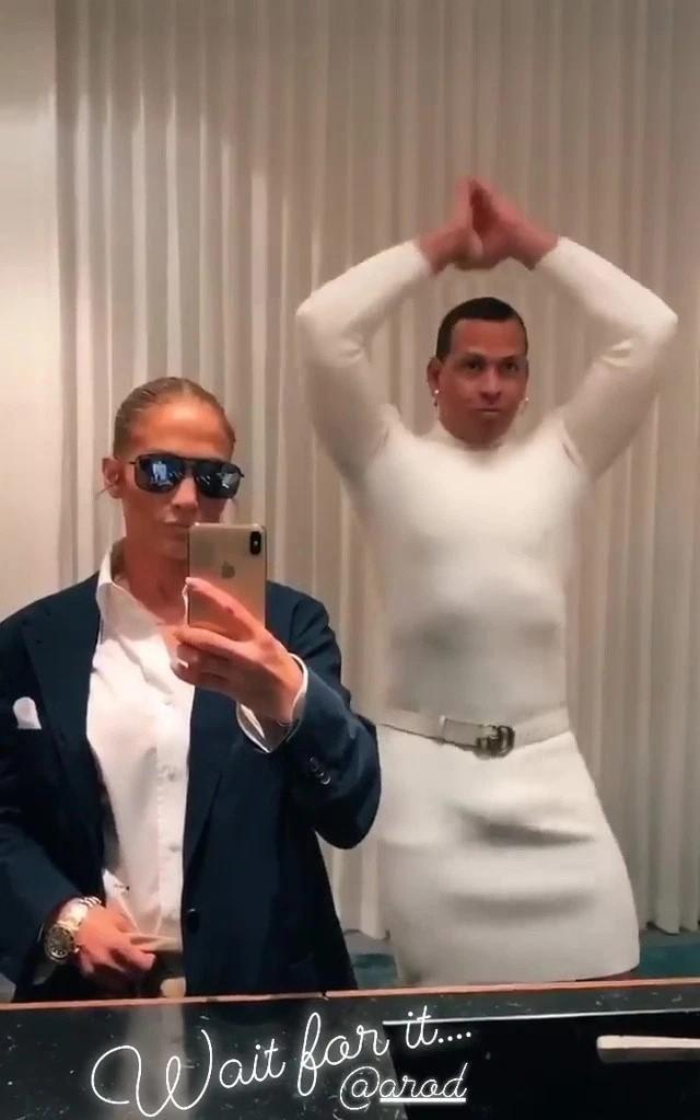 性感女神洛佩兹与未婚夫抖音上传情侣换装视频,引粉丝狂赞