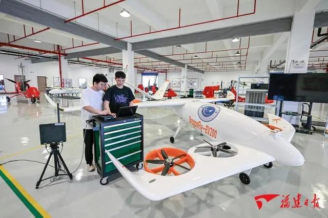 福建日报刊发“敏言”文章：三位一体，教育科技人才怎样同轨同向