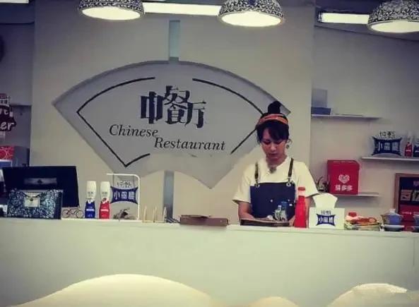 《亲爱的》未完结，杨紫忽然官宣3部新片，网友：这次熬夜也得追