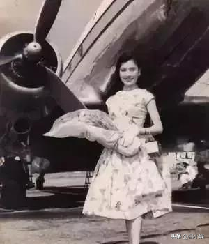 罕见照片：日本女人竟如此开放大胆，女学生脱光衣服全身赤裸上课