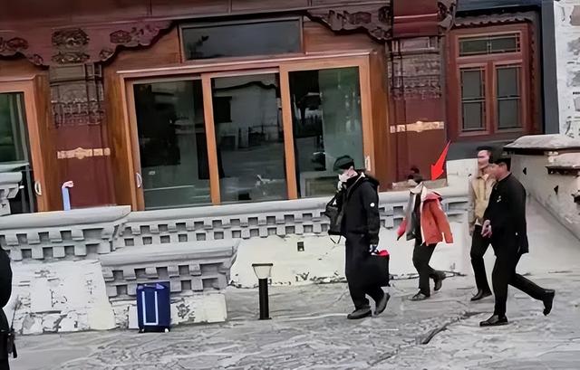 胡歌妻子身份曝光后，一张照片惊艳出圈：婚姻事业双丰收的人永远只有一种