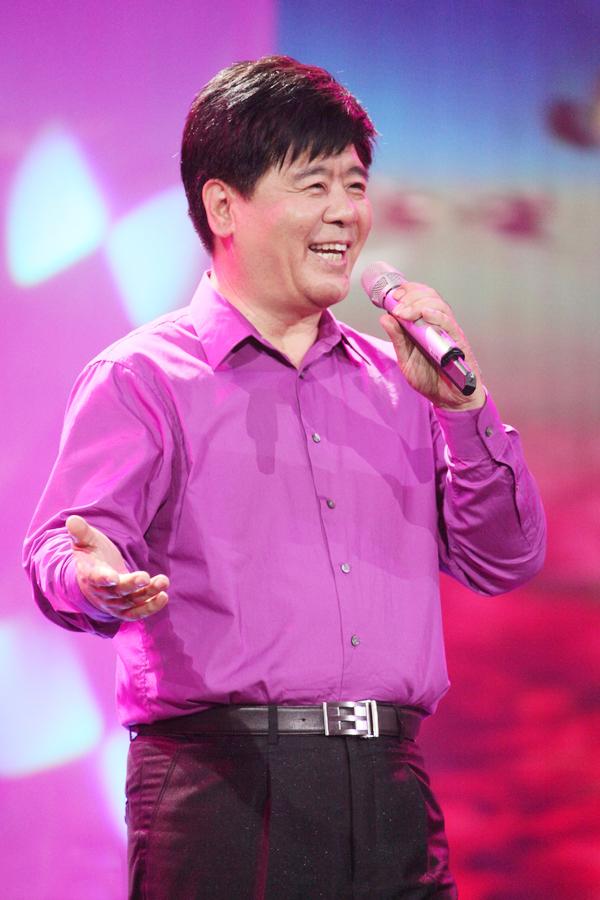 传奇歌唱家王洁实：感恩谢莉斯，与平凡女工妻子相爱一生