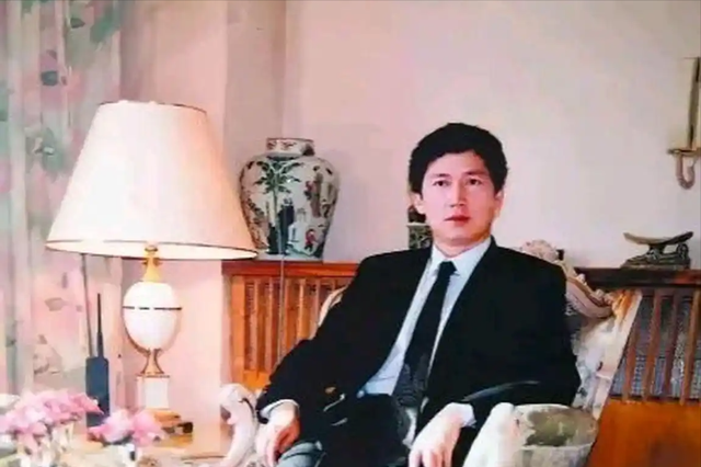 “第一软饭男”李春平:伺候美国老妇13年,继承268亿,现状如何