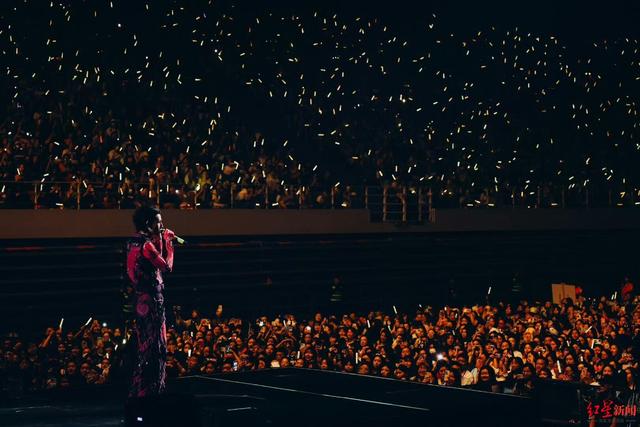 放下包袱享受舞台 “小鬼”王琳凯成都演唱会落幕