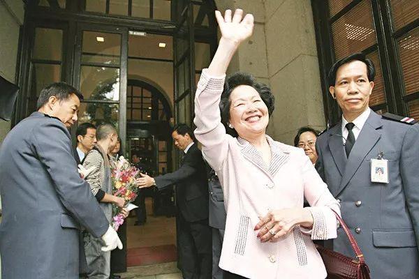 爱告洋状的陈方安生,为何一点都不安生?