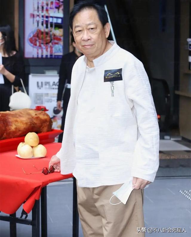 老演员晚年现状:87岁牛犇丧妻独居,68岁李雪健身形消瘦