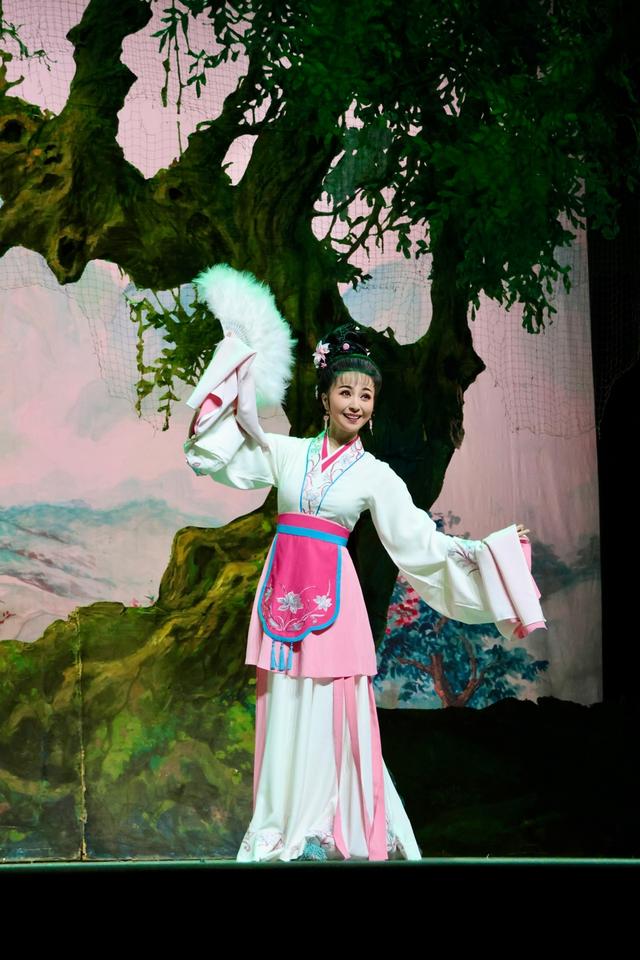 七仙女袁媛角逐“白玉兰”，明年电影《天仙配》开拍