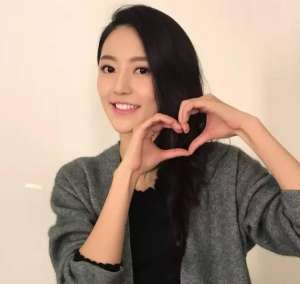 盛夏晚晴天演员表(19岁被选中出道，和杨幂迪丽热巴同演一部戏演反派走红)