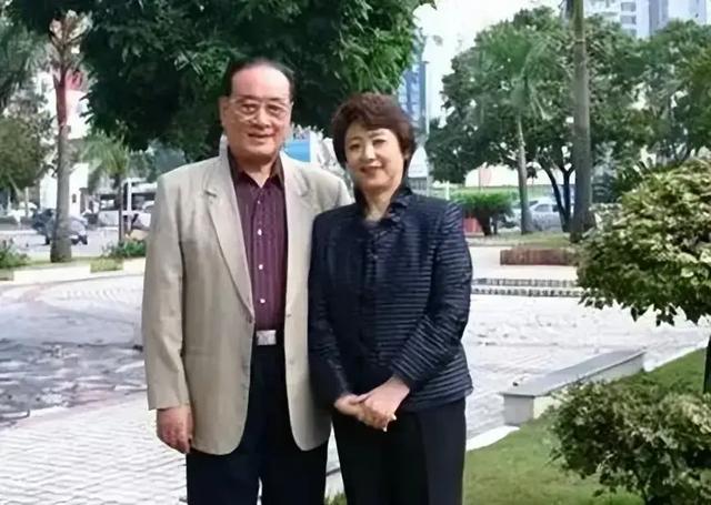 庞好：父亲是与王心刚齐名的庞学勤，娶演员东方闻樱，幸福美满