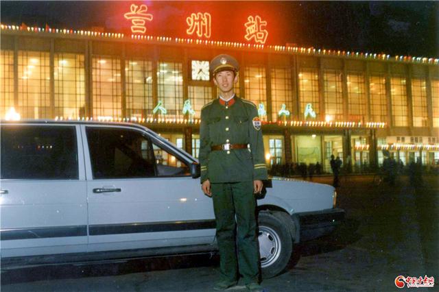 兰州警察李晨光:从所长到社区民警 永远闪亮发光