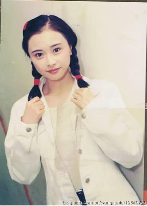 何美钿:从体操女孩到TVB当红花旦的传奇蜕变