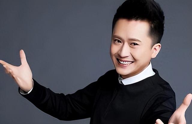 同样是央视主持人,颜值才艺具备,为何杨帆红不过尼格买提呢?