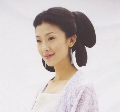 没有血缘关系却恍如一妈生，这些撞脸的艺人到底几辈子修来的缘分