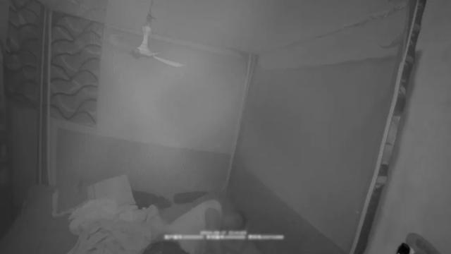 男子报警称“四五个人在家要强奸他老婆”，警方到现场却发现他老婆正在卖烧烤