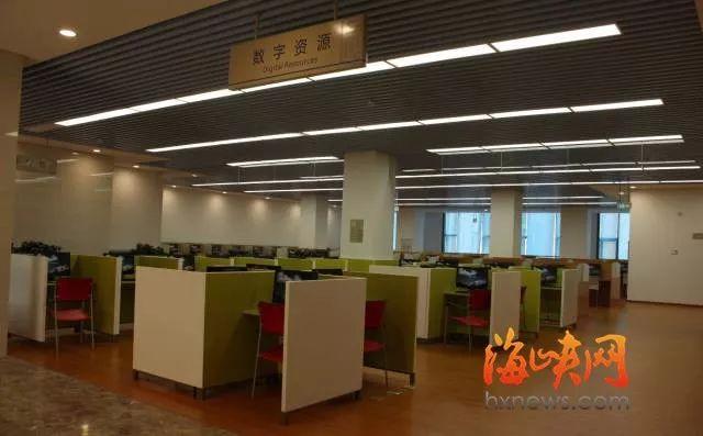 福州最牛图书馆首日体验来了！看电影 玩VR 看最美江景！办卡 借书 还书 存包 真实内景一网打尽！