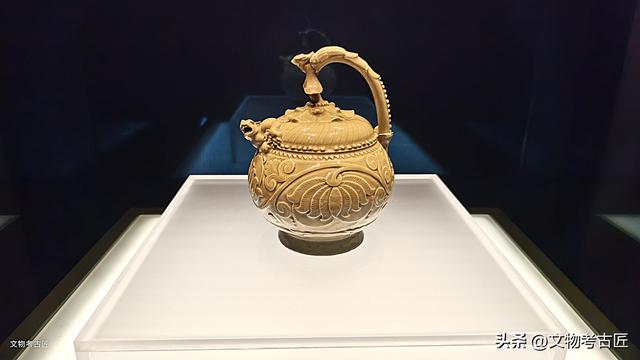 千年“魔壶”五代“青瓷提梁倒灌壶”的神奇之处