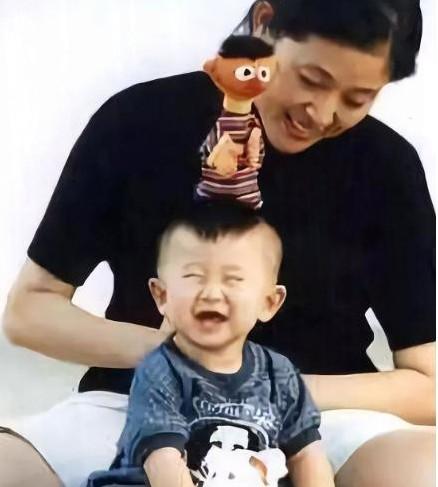 倪萍儿子虎子病痛时被父亲抛弃留阴影母亲再婚继父治愈他一生