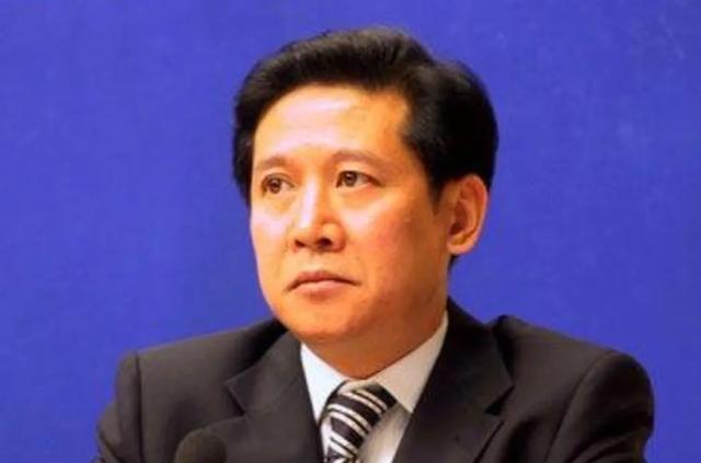 从辉煌到堕落:少帅郑少东的权利与贪腐之路