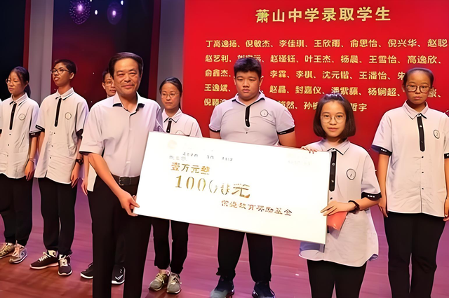 中国商业界黑马崛起,年入6126亿远超腾讯小米,他到底是什么来头