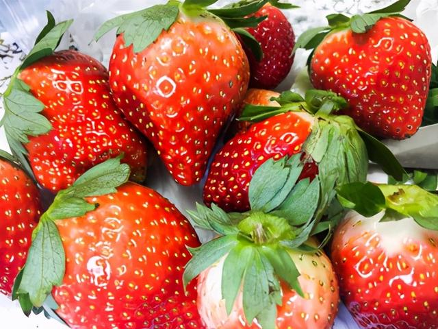 香港人生活中常用的「中英夹杂式粤语」,网民感叹:太神奇