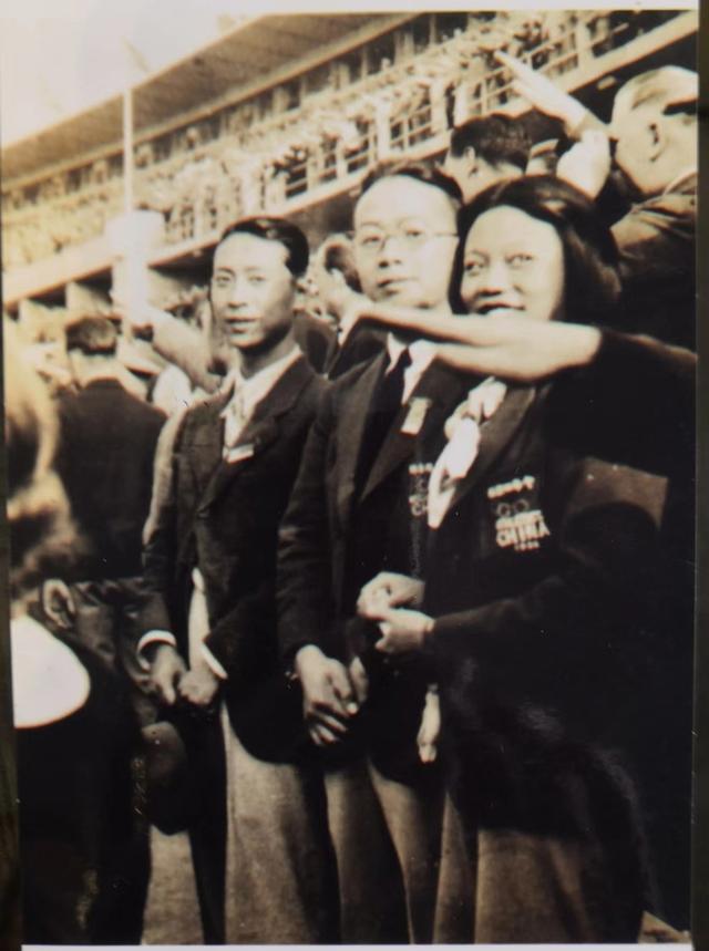 1936年的柏林奥运会上，中国的 “神行太保”与天才运动员欧文斯结为好友
