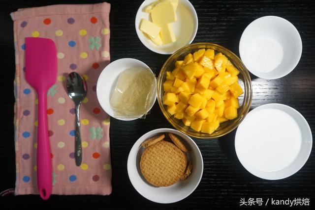 kandy烘焙│让你无力抗拒的甜品——水果慕斯蛋糕