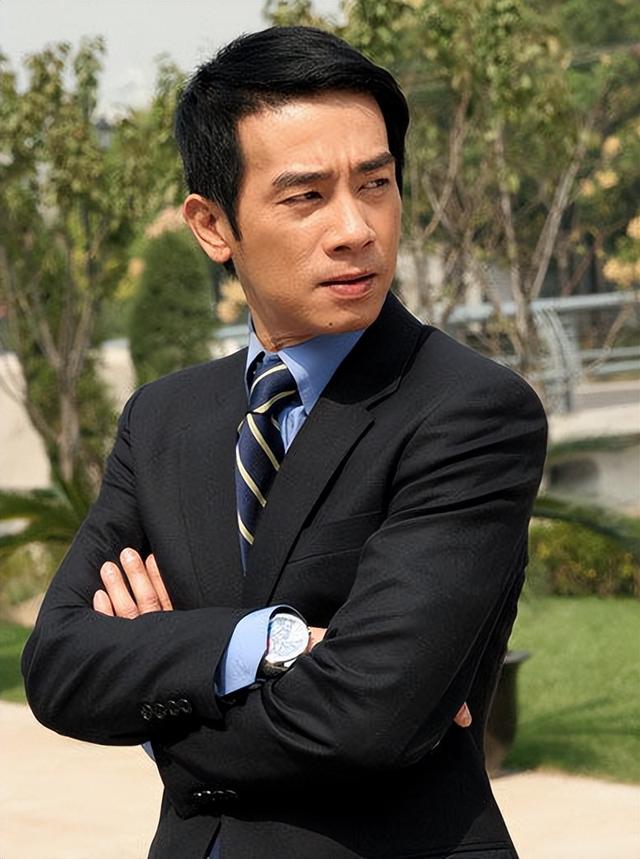 和郑伊健、梁家辉有染,公开承认出轨陈小春的黎芷珊,58岁仍单身