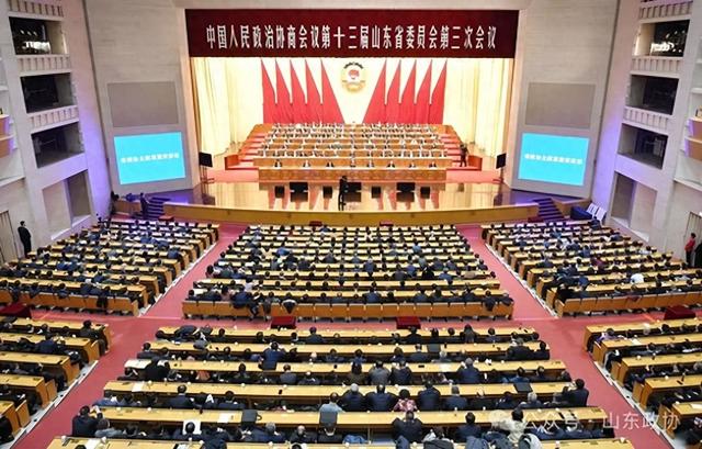 山外大党委书记徐东升、校长孙承武在省政协会议上积极履职建言
